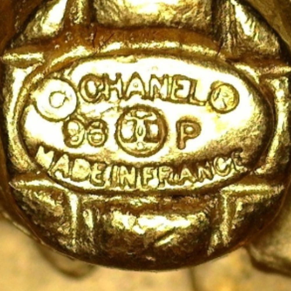 CHANEL Gold Earrings - Picture 4 of 4